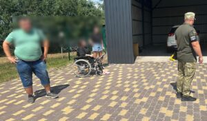 На кордоні з Польщею прикордонники затримали чоловіка із Запоріжжя, який спробував виїхати з двома дружинами