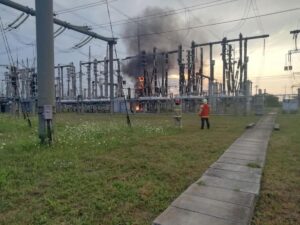 В результате обстрелов в Запорожской области жители остались без электроэнергии