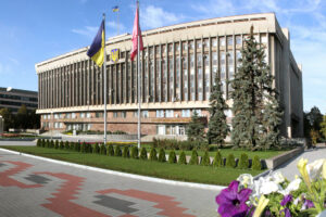Зарплата топ-чиновников Запорожского областного совета