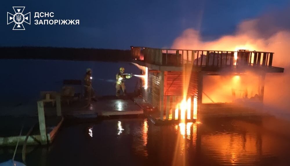 Пожежа на березі Дніпра