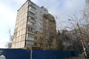 На якому етапі відбудова будинків на вулиці Запорізькій після обстрілу
