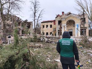 В Запорожье зафиксировали ущерб от обстрелов в Шевченковском районе