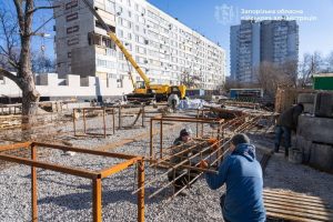 У Запоріжжі відновлюють багатоповерхівку на Запорізькій, 2-Б: що зробили
