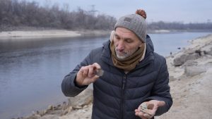 На узбережжі Дніпра знайшли кераміку віком понад 5 тисяч років (ФОТО)
