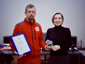 Запорожский волонтер получил награду «Золотое сердце»