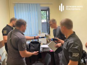Запорізькі поліцейські вкрали гроші померлого: справу передали до суду