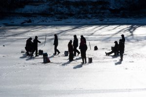 В Запорожской области запретят вылов рыбы на зимовальных ямах: перечень мест