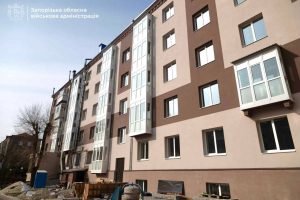 До кінця 2025 року запоріжці зможуть повернутися до будинку, який зазнав руйнувань