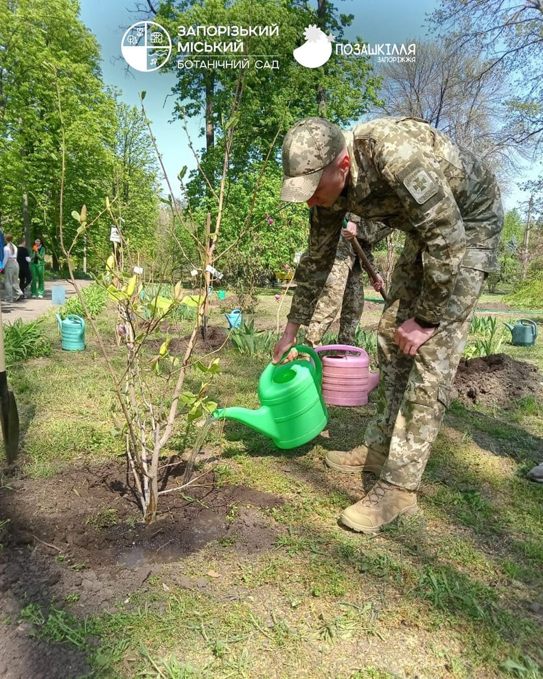 У Запоріжжі висадили 42 унікальні рослини в ботанічному саду