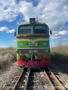 Под поездом из Запорожья погиб 14-летний парень: как это произошло