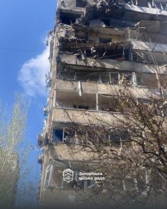 Россияне атаковали жилой дом в Запорожье: есть раненые (ОБНОВЛЕНО)