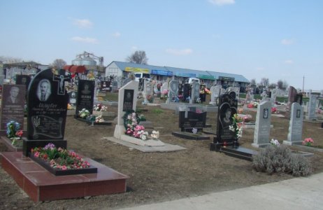 Директора комунального підприємства у Кушугумі побили відвідувачі кладовища