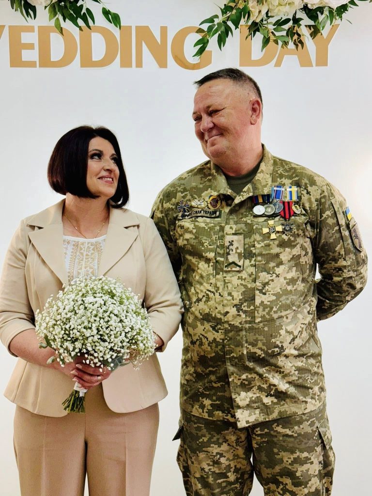 У дзеркальну дату 25 травня 2025 року в Запоріжжі створили сім’ї 24 пари молодят.
