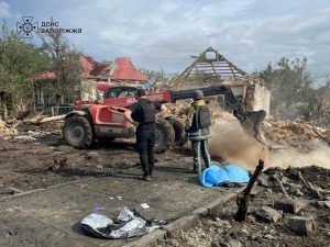 В ГСЧС показали последствия атаки по Верхней Терсе на Запорожье, где погиб человек (ФОТО)