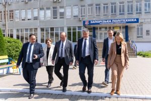 У Запоріжжі обговорили перспективи науки та освіти в умовах близькості до фронту