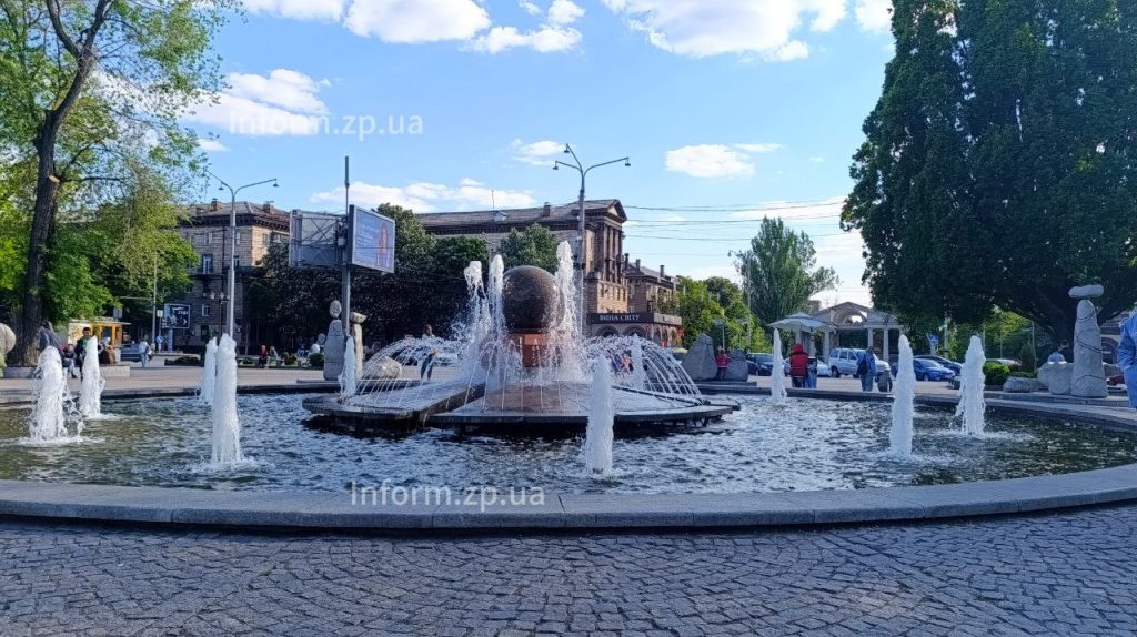 сквер Митців, площа Маяковського