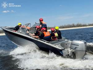 Евакуація, дим і вода: у Запоріжжі відпрацьовували рятувальні операції