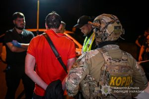 Конфлікт на вулиці закінчився стріляниною: у Запоріжжі поліція спіймала нападника
