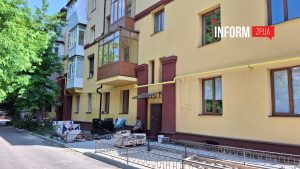 У центрі Запоріжжя досі не добудували будинок після обстрілу: відома нова дата