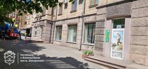 У Запоріжжі на проспекті Соборному демонтували вивіски: де саме