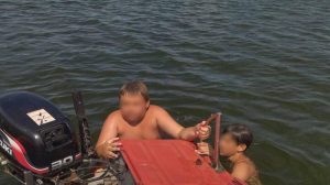У Запоріжжі рятували дітей, яких на матраці віднесло течією (ФОТО)