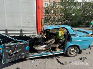 Смертельна аварія в Запоріжжі: легковик врізався в напівпричеп