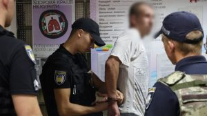 Напад у лікарні: у Запоріжжі чоловік погрожував медику ножем