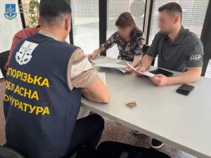 У Запоріжжі адвокатка та правоохоронець хотіли «привласнити» квартири померлих