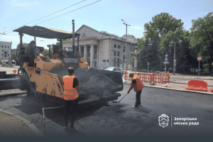 Коммунальщики Запорожья засыпали щебнем остатки старого здания: что говорит краевед