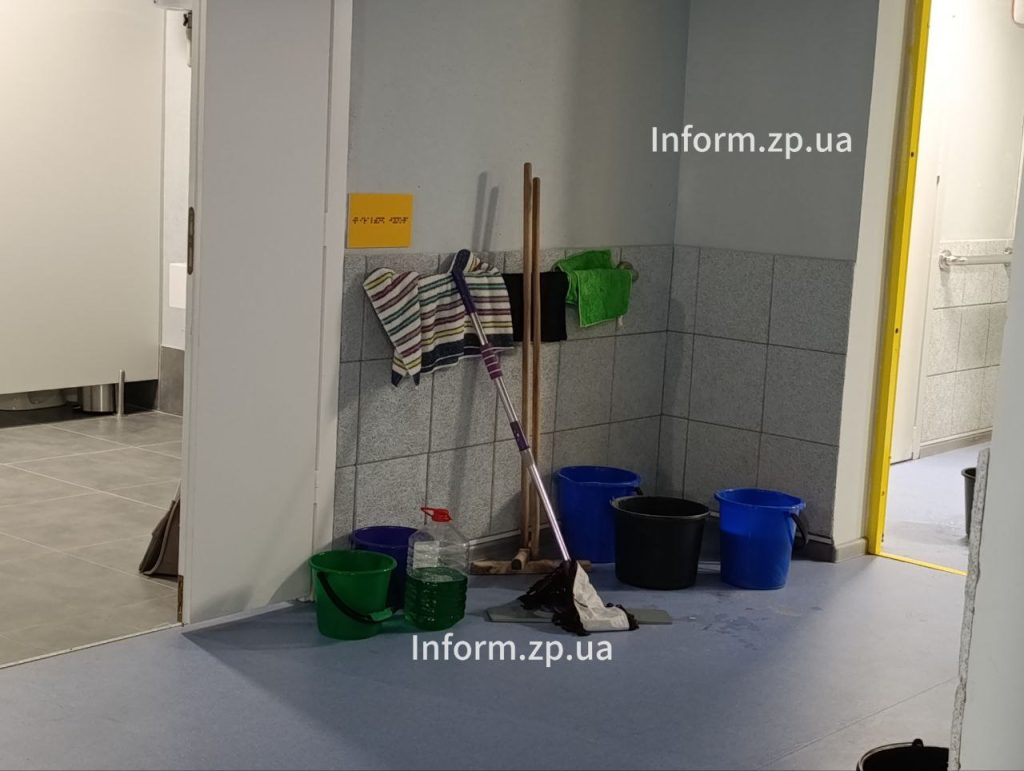 В Запорожье подземная школа не выдержала дождя: как она выглядит после потопа (ФОТО)