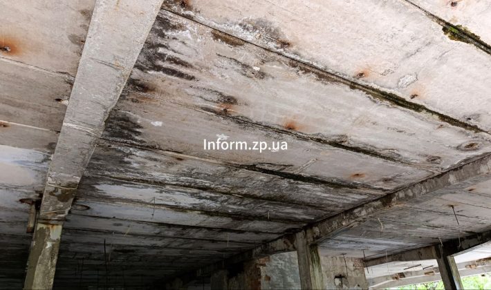 Как выглядит заброшенный ресторан «Россия» в Запорожье (ФОТОРЕПОРТАЖ)