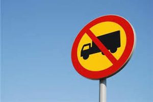 Обмеження для великогабаритного транспорту влітку: що потрібно знати водіям Запорізької області