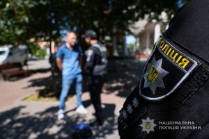 У Запоріжжі затримали чоловіка, який за $21 000 обіцяв “білий квиток”