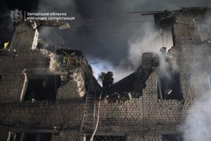 В Запорожье жителям разрушенного общежития на улице Авалиани выдают жилищные сертификаты
