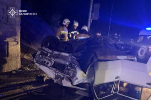 В Запорожье несовершеннолетний врезался в опору моста: подробности ДТП