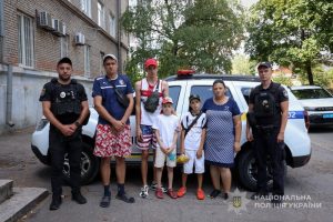 Евакуація на Запоріжжі: з Малокатеринівки вивезли родину з дітьми (ВІДЕО)
