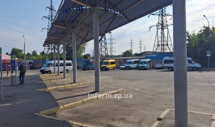 Как выглядел запорожский автовокзал до и после обстрела (ФОТО)