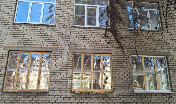 «Мягкие окна» и новый формат: в Запорожье восстановили поврежденный после обстрела детсад (ФОТО)