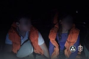 На Хортице двое подростков застряли на мели: подробности
