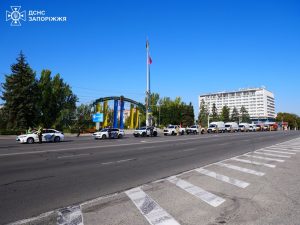 У Запоріжжі перекрили центр міста: рятувальники вшанували пам’ять загиблих захисників України