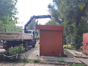В Запорожье принудительно демонтировали киоск: почему владелец не отреагировал