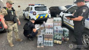 На Запоріжжі продавчиня торгувала алкоголем і цигарками без ліцензії