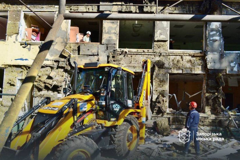 У Запоріжжі ліквідовують наслідки атаки на Запоріжжя 6 вересня