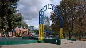 Інклюзивний майданчик у Запоріжжі: як оновили парк у Хортицькому районі (ФОТО)