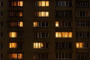 Почему свет выключают не всем: как формируют очереди отключений в Запорожье