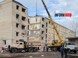 Сутки после атаки: как сейчас выглядит место обстрела в Запорожье (ФОТО)