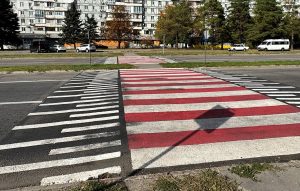 В Запорожье обустроили еще один повышенный пешеходный переход: где именно
