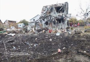 Россияне сбросили авиабомбу на Запорожский район: есть раненые (ФОТО)