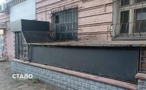 В Запорожье демонтировали незаконную рекламу (ФОТО)