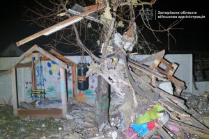 Понад 50 тисяч абонентів без світла, є загиблий і поранені: наслідки нічної атаки на Запоріжжя